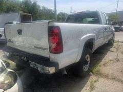 2005 CHEVY SILVERADO DIESEL 2500 NO KEY HAS TITLE SEE DESCRIPTION
