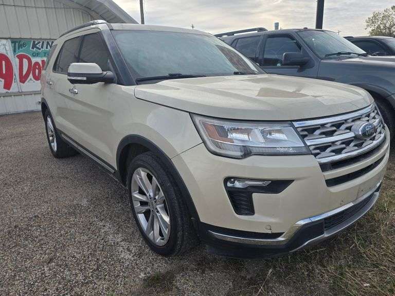 2018 FORD EXPLORER HAS KEY HAS TITLE RUNS&DRIVES