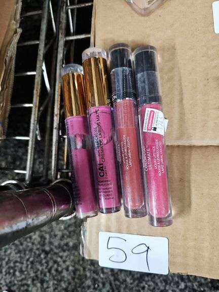 COLORSTAY ULTIMATE AND CAI MATTE LIP CRÈME WATERPROOF