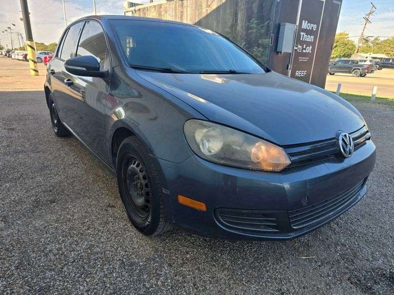 2011 VW GOLF HAS KEY HAS TITLE RUNS&DRIVES