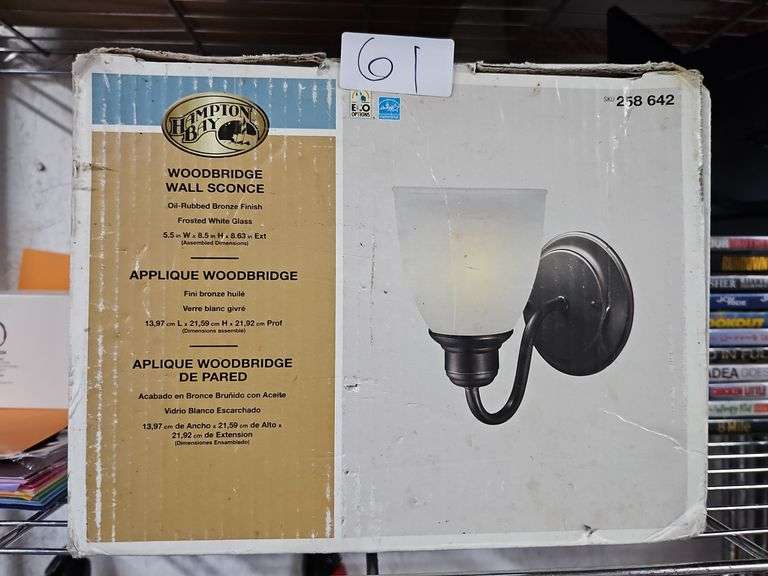 HAMPTON BAY WOODBRIDGE WALL SCONCE IN OIL RUBBED BRONZE FINISH & FROSTED WHITE GLASS 5.5"x8.5"x8.63" 258-642