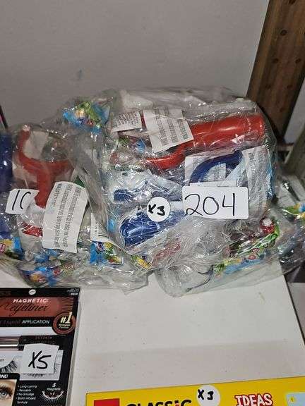 MINI SLINGSHOT TOY IN VARIOUS COLORS WITH 12 PER PACK