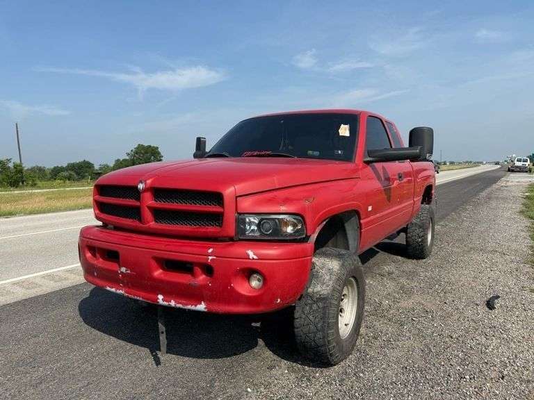 2002 DODGE RAM DIESEL 4X4 HAS KEY HAS TITLE RUN