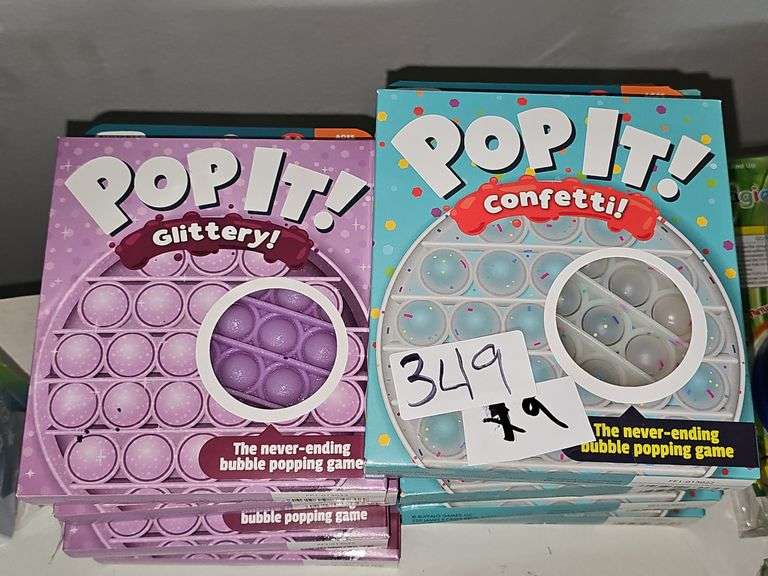 CHUCKLE & ROAR POP IT! NEVER ENDING BUBBLE POPPING GAME - ASSORTED THEMES