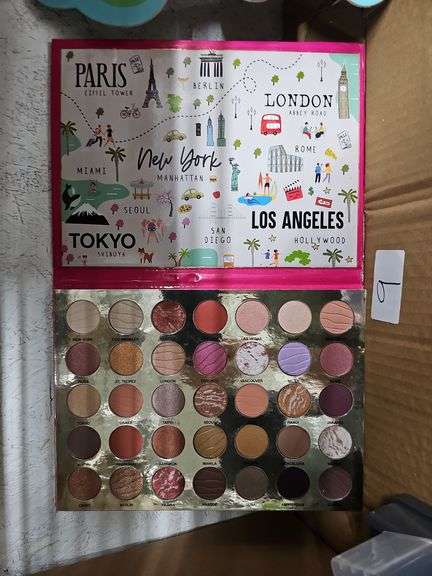 BEAUTY CONCEPTS GLAM AROUND THE WORLD EYESHADOW PALETTE