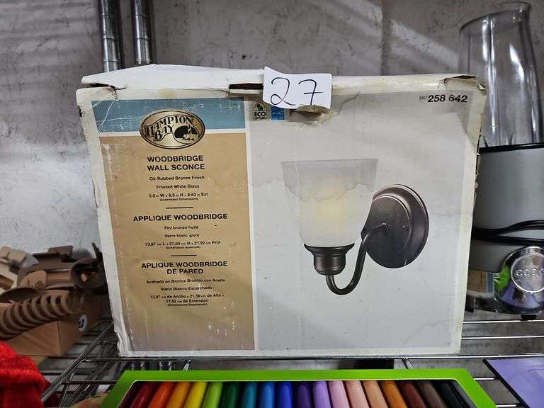 HAMPTON BAY WOODBRIDGE WALL SCONCE IN OIL RUBBED BRONZE FINISH & FROSTED WHITE GLASS 5.5"x8.5"x8.63" 258-642