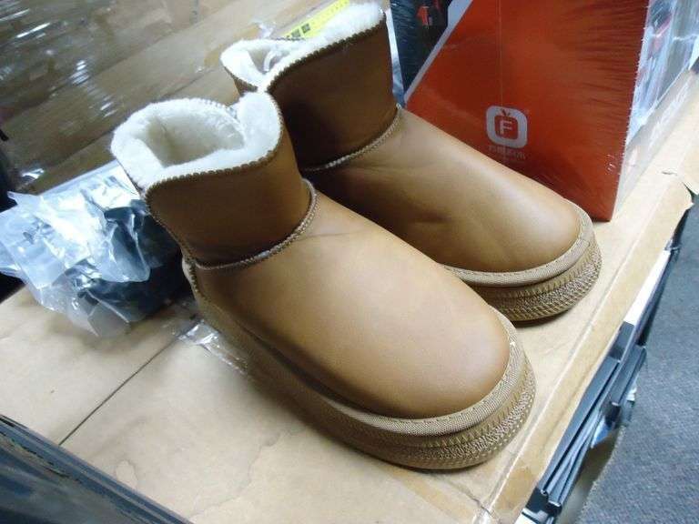 NEW! UGG-LIKE BOOTS
