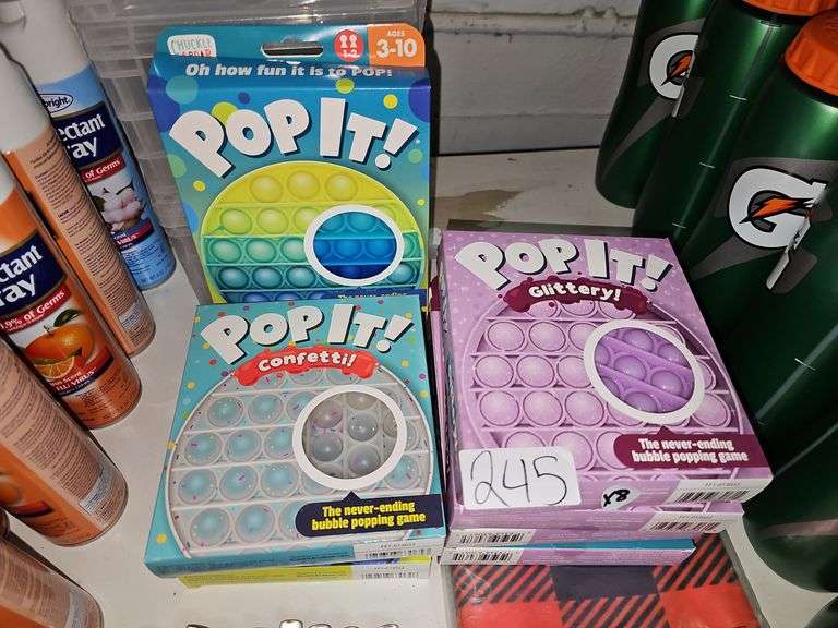 CHUCKLE & ROAR POP IT! NEVER ENDING BUBBLE POPPING GAME - ASSORTED THEMES