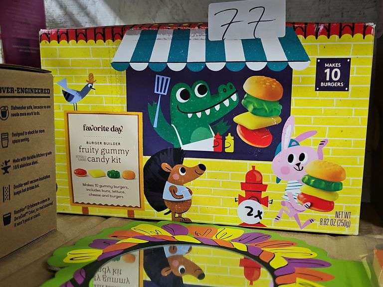 FAVORITE DAY BURGER BUILDER FRUITY GUMMY CANDY KIT MAKES UP TO 10 BURGERS 8.82OZ