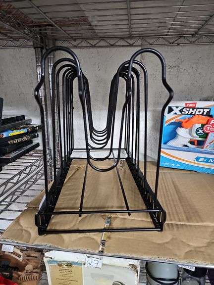 BLACK METAL CUSTOMIZABLE MOUNTING RACK APROX 12.5"L