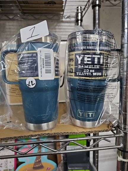 YETI RAMBLER 20OZ TRAVEL MUG WITH HANDLE AND STRONGHOLD LID TEAL COLOR BRAND NEW