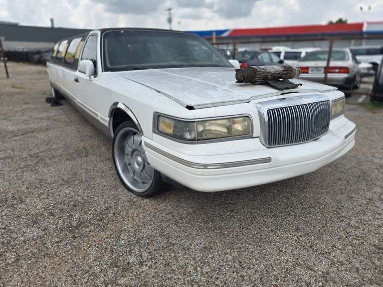 1995 LINCOLN TOWNCAR LIMO NO KEY HAS BILL OF SALE