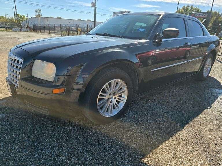 2008 CHRYSLER 300 HAS KEY HAS TITLE RUNS&DRIVES