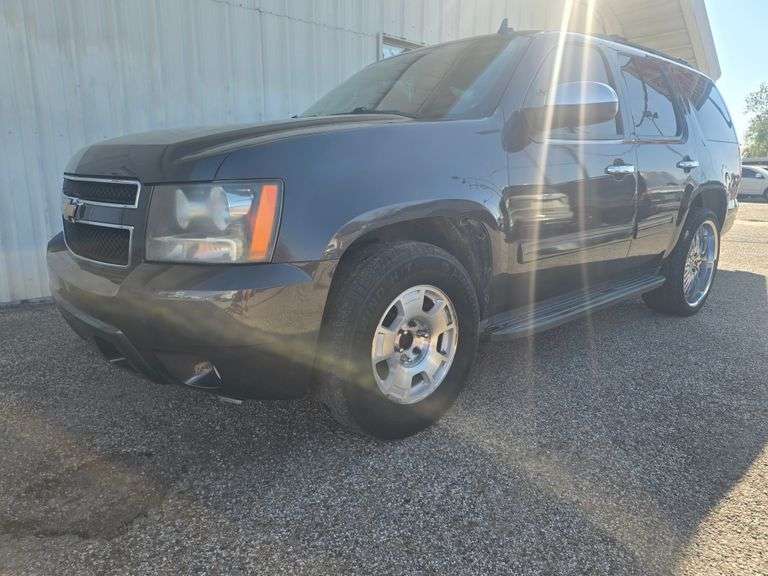 2010 CHEVY TAHOE HAS KEY HAS TITLE RUNS&DRIVES