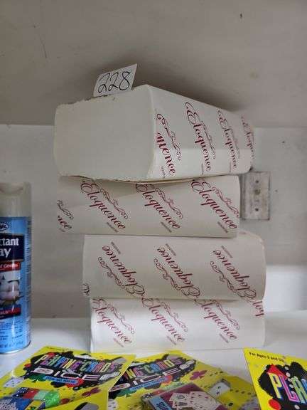 ELOQUENCE SIGNATURE WHITE TRI-FOLD PAPER TOWELS APROX 100+ PER PACK