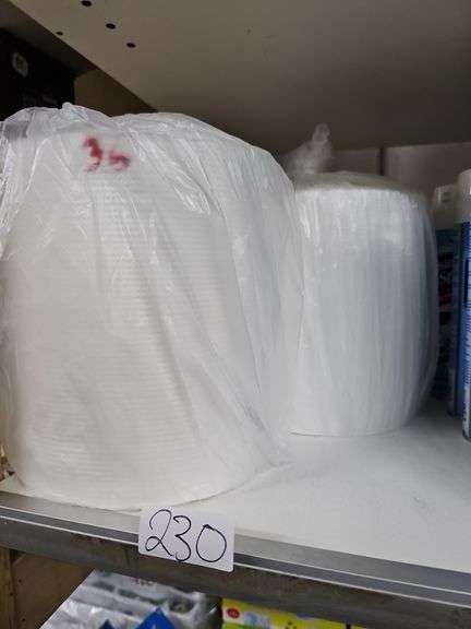 WHITE COMMERCIAL PAPER TOWEL ROLL