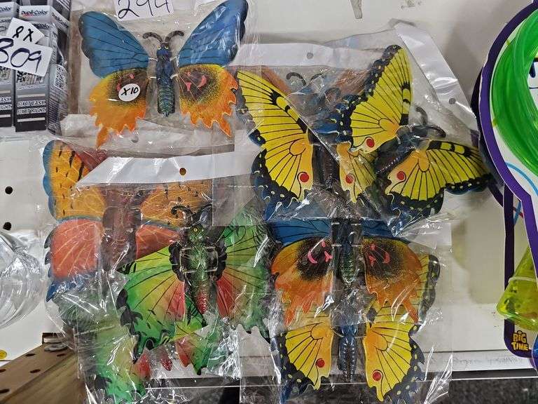 DECORATIVE LARGE BUTTERFLY'S WITH MAGNETIC BACKING