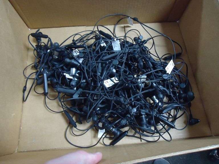 LOT OF ANKER SOUNDCORE EARBUDS