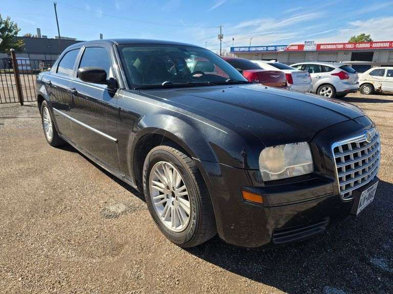 2008 CHRYSLER 300 HAS KEY HAS TITLE RUNS&DRIVES