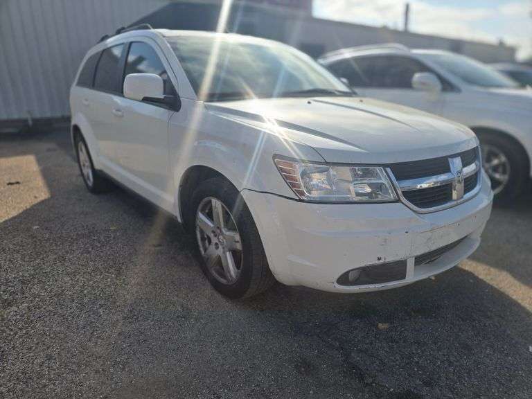 2010 DODGE JOURNEY HAS KEY HAS TITLE RUNS&DRIVES