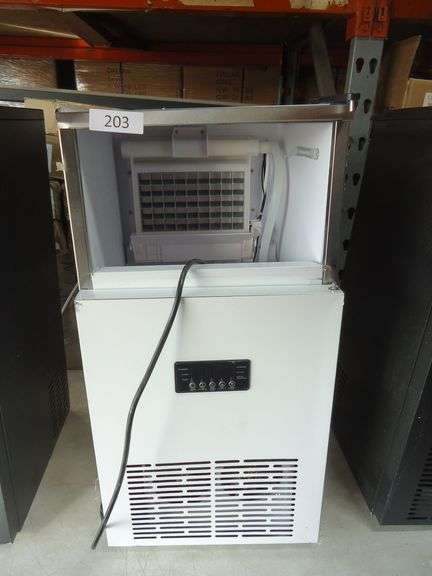 ICE MAKER. MISSING DOOR