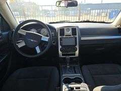 2009 CHRYSLER 300 HAS KEY HAS TITLE RUNS&DRIVES