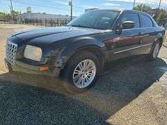 2008 CHRYSLER 300 HAS KEY HAS TITLE RUNS&DRIVES