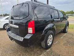 2011 NISSAN PATHFINDER HAS KEY HAS TITLE RUNS&DRIVES