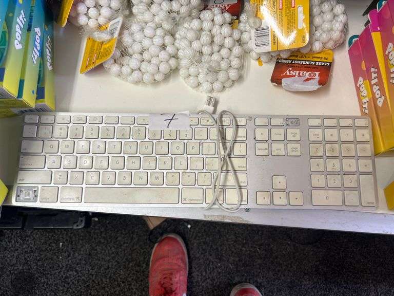 APPLE USB KEYBOARD MODEL A1243