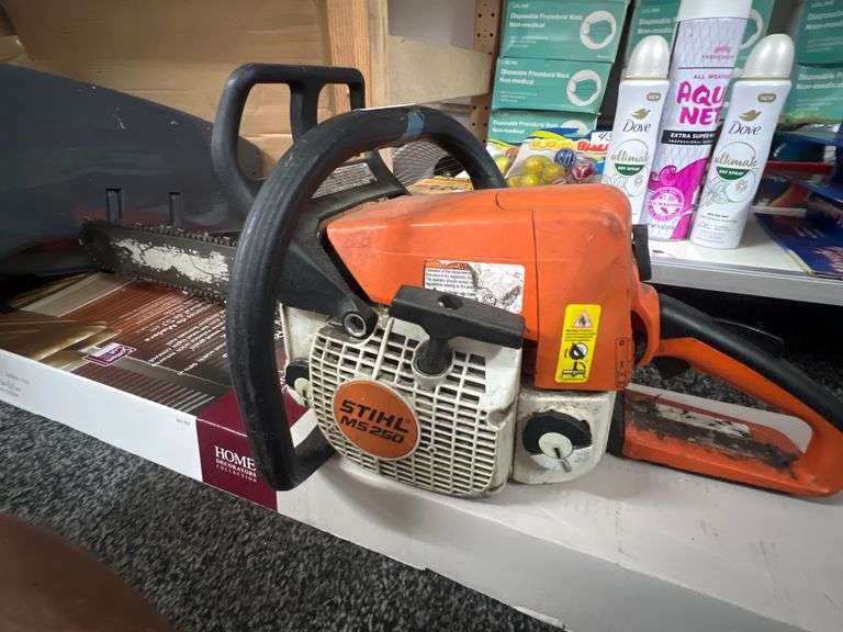 STHIL MS 250 GASOLINE CHAINSAW APROX 16"L SAW