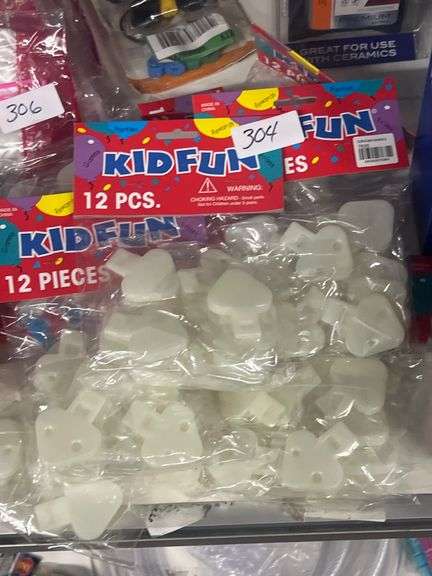 KID FUN 12PCS GLOW IN THE DARK WHISTLE PACK