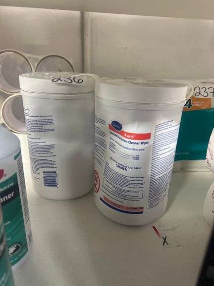 DIVERSEY AVERT SPORICIDAL DISINFECTANT CLEANER WIPES WITH 160 WIPES EA. 6.1" X 6.8"