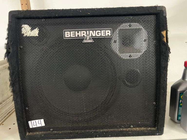 BEHRINGER ULTRATONE K1800FX 180W PA/KEYBOARD AMP WITH FX & FBQ *POWER CABLE NOT INCLD.