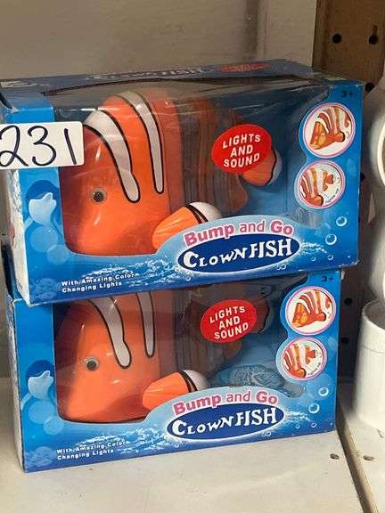 BUMP & GO CLOWN FISH WATER TOY WITH AMAZING COLOR CHANGING LIGHTS & SOUND