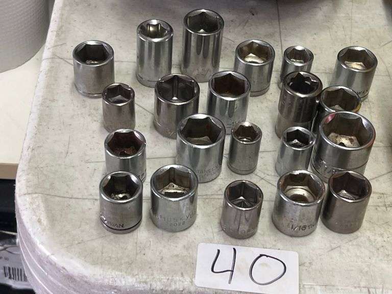 METRIC AND STANDARD SOCKETS WITH VARIOUS DRIVE SIZES BRANDS INCLUDE STANLEY , CRAFTSMAN, HUSKY ETC.