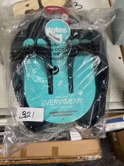 TOTES EVERYWEAR WOMEN'S SIZE 8 BLACK SANDALS TQX-0924 TSK17