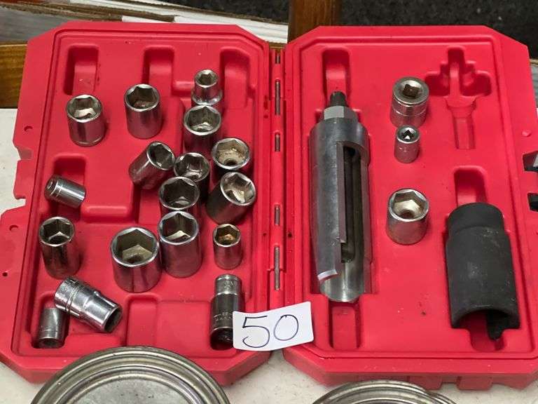 METRIC AND STANDARD SOCKETS WITH VARIOUS DRIVE SIZES BRANDS INCLUDING VARIOUS PULLERS AND SMALL TOOL CHEST