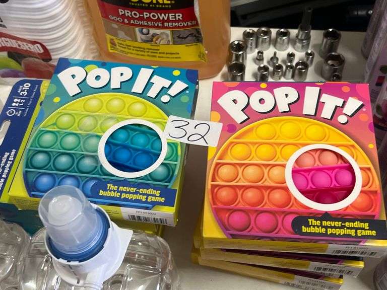 CHUCKLE & ROAR POP IT! NEVER ENDING BUBBLE POPPING GAME