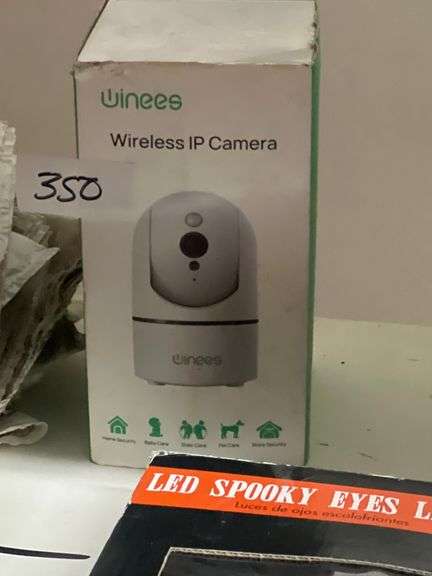 UINEES WIRELESS IP CAM INTELEGINET STICK UP HOME SECURITY CAM MODEL WP01004 WITH APP CONTROL