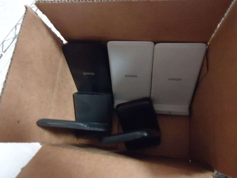 LOT OF 5 ANKER CHARGING STANDS. NO CORDS