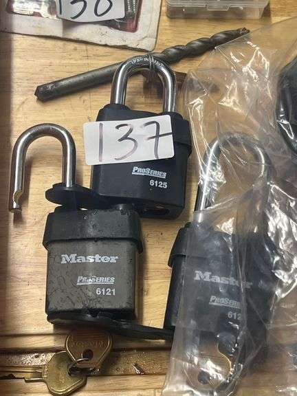 MASTER PROSERIES 6125 PAD LOCK WITH DUAL KEY SET INCLD.