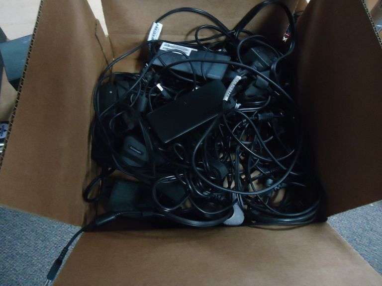 LOT OF LAPTOP CHARGERS