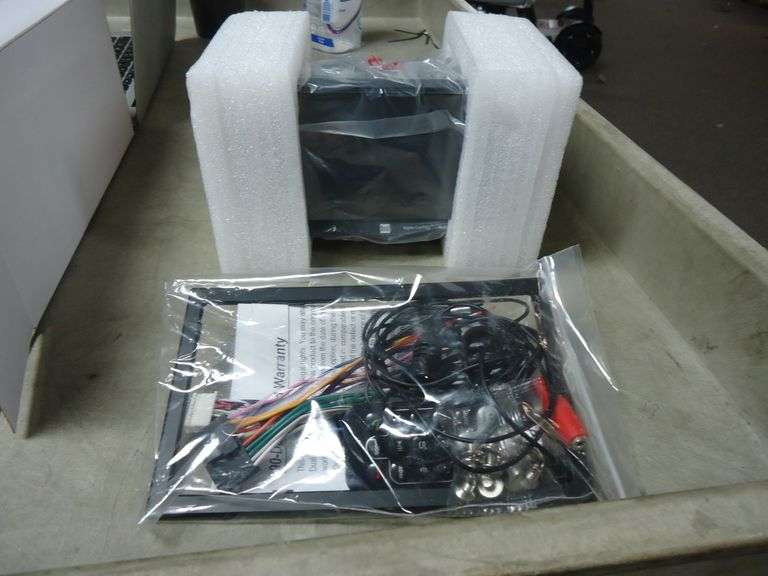 DUAL XDCPA10BT AM/FM STEREO SCREEN