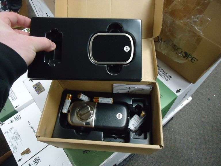 YALE ASSURE LOCK SL KEY FREE TOUCHSCREEN DEADBOLT. PARTS OR REPAIR
