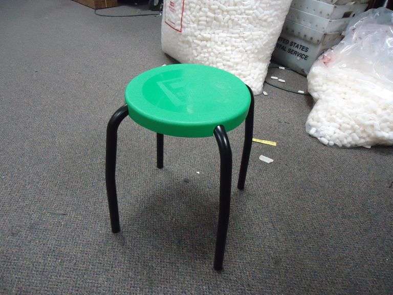 NEW! CASE OF 6 18" 7-11 STOOLS