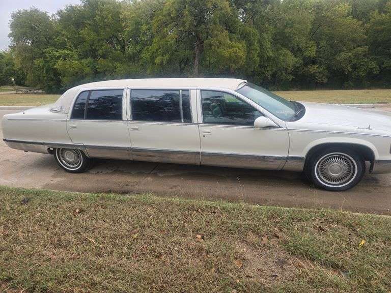 1996 CADILLAC FLEETWOOD LIMO HAS KEY HAS BILLOFSALE RUNS&DRIVES