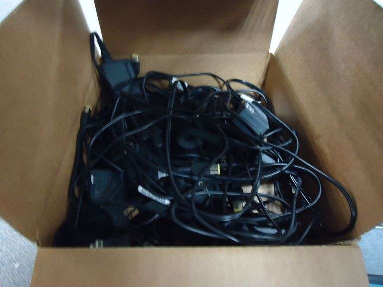 LOT OF LAPTOP CHARGERS