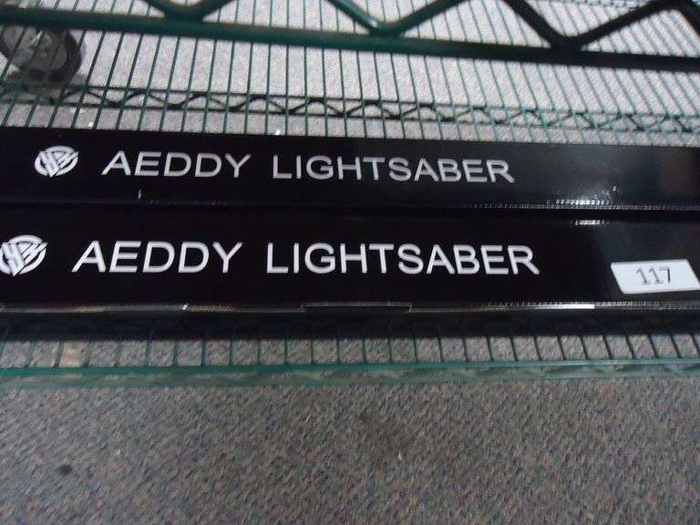NEW! AEDDY LIGHTSABER. MULTI-COLOR AND SOUND EFFECTS
