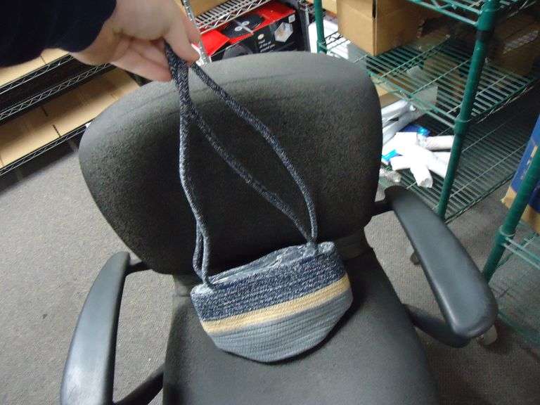 NEW! WOVEN PURSE