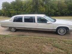 1996 CADILLAC FLEETWOOD LIMO HAS KEY HAS BILLOFSALE RUNS&DRIVES